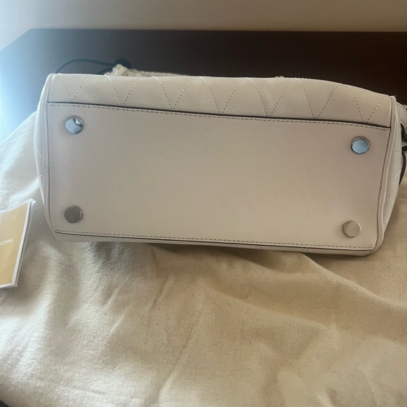 Michael Kors Venice Quilted Bag in Optic White with Silver - Picture 5 of 6